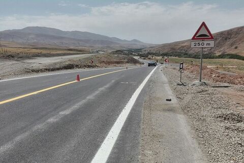 خط کشی۱۱۹۵کیلومترازمحورهای ارتباطی استان آذربایجان شرقی خط کشی راهها آذرشرقی