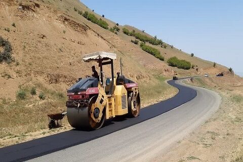 اجرای روش نوین روکش حفاظتی آسفالت «چیپ سیل» در ۱۳ کیلومتر از راههای استان بوشهر
 آسفالت محورهای آذرشرقی