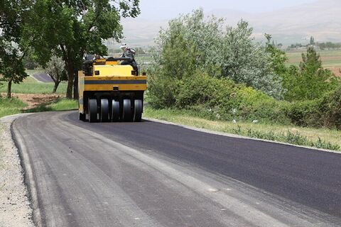 اتمام تعمیرات ۱۳۰۰ پل و ابنیه فنی/ اقدام برای رفع ۶۱۰ نقطه حادثهخیز طی دو سال/ ایجاد اشتغال مستقیم برای ۶۴۰۰ نفر با بهرهبرداری از مجتمعهای خدماتی رفاهی روکش آسفالت