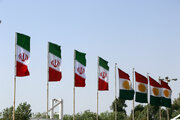 تعویض پرچم های پایانه مرزی پرویزخان