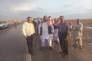 تلاش راهداران سیستان و بلوچستان در بازگشایی محور خاش - زاهدان در اثر بارندگیهای اخیر