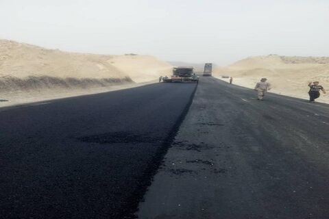 اجرای عملیات روکش آسفالت در محور ساحلی بوشهر-دیر اجرای عملیات روکش آسفالت در محور ساحلی