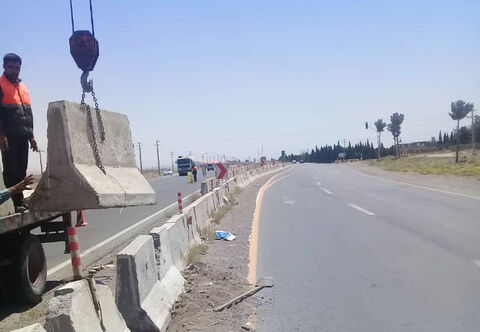 حفاظ بتنی در ۱۷کیلومتر از جاده های استان همدان نصب شد ببینید/ عملیات ساماندهی نیوجرسی های بین دوباند در محور بیرجند - خوسف