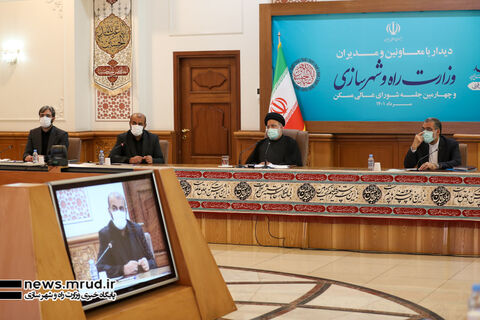 رشد قابل توجه ترانزیت کشور قابل تقدیر است / راهاندازی سامانه پایش مصوبات سفرهای استانی اقدام مثبت وزارت راه و شهرسازی ببینید | دیدار رئیس جمهور با مدیران ارشد وزارت راه و شهرسازی (1)