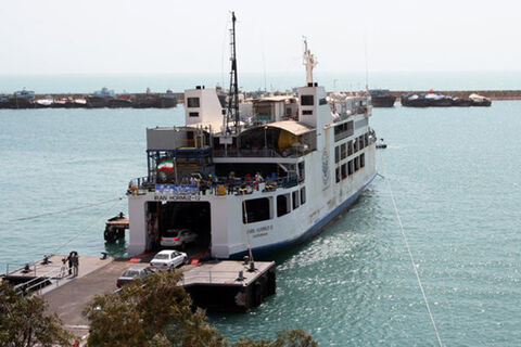 رشد ۴ درصدی تخلیه و بارگیری کالا در بنادر کشور/ افزایش ۸۱ درصدی جابهجایی مسافران دریایی مسافرت دریایی