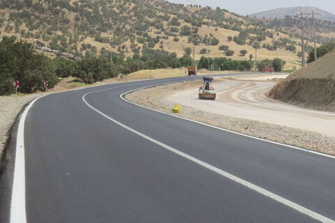 چهارخطه خرمآباد - کوهدشت تا پایان سال مالی ۱۴۰۲ به بهرهبرداری خواهد رسید محور نورآباد خرم آباد