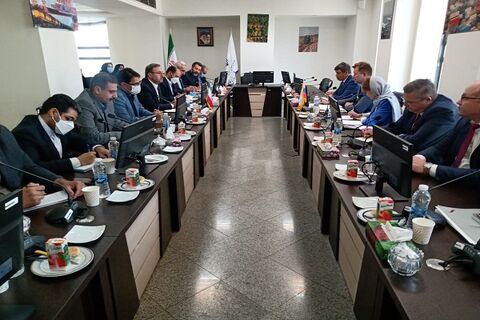 کاهش تعرفهها و هزینه جابجایی کالا میان ایران و روسیه/مشارکت فعال مسکو در برقی کردن راهآهن گرمسار_ اینچهبرون افندیزاده