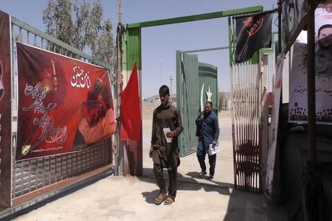 ورود ۳۸۰ زائر پاکستانی از مرز میرجاوه به ایران طی شبانهروز گذشته/ استقرار میز خدمت در پایانههای مسافربری جهت تسهیل در تردد زائران اربعین حسینی مرز میرجاوه