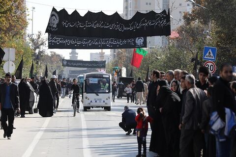 برگزاری پویش همراهان سفر ایمن در مسیر تردد زائران بارگاه ملکوتی ثامن الحجج/ افزایش چشمگیر حجم سرویسدهی به زائران تا نهم مهرماه حرم امام رضا(ع)