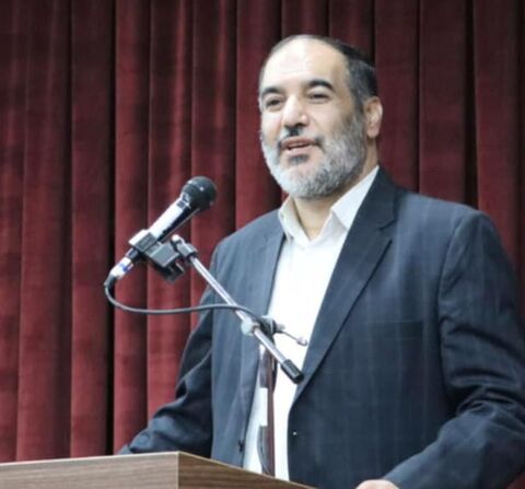 غرفه بزرگ مجموعه وزارت راه و شهرسازی در مسیر راهپیمایی۲۲ بهمن میزبان راهپیمایان است حمید مردانیان