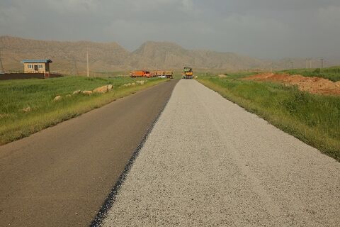 اجرای روکش آسفالت ۱۲۶ کیلومتر از محورهای مواصلاتی لرستان  اجرای روکش آسفالت ۱۲۶ کیلومتر از محورهای مواصلاتی لرستان
