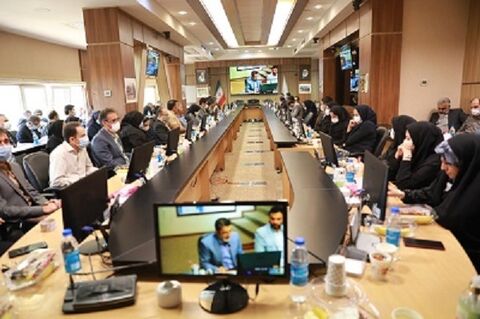 نشست مدیرعامل شرکت بازآفرینی شهری ایران با کارکنان به مناسبت هفته دفاع مقدس نشست