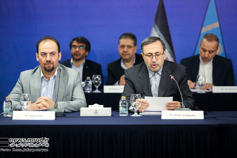 اجلاس شش جانبه ترانزیت فرصتی برای همافزایی زیرساختها و امکانات حملونقل/ امکان ترانزیت ۲۰ میلیون تنی بین ایران و ۵ کشور منطقه/آغاز فصل نوین همکاریهای حمل ونقل و ترانزیتی بین کشورهای منطقه ببینید | برگزاری نخستین اجلاس 6 جانبه ترانزیت