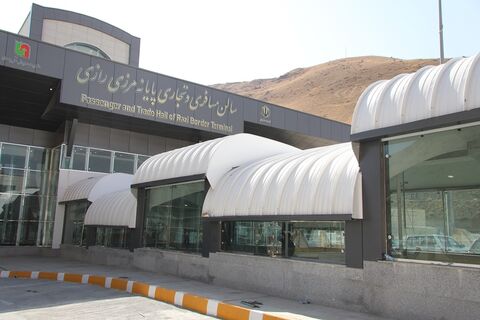افزایش تردد در پایانههای مرزی آذربایجان غربی پیرو ارتقای کیفی و سرعت بخشی به خدمات مراحل ساخت پایانه مرزی رازی