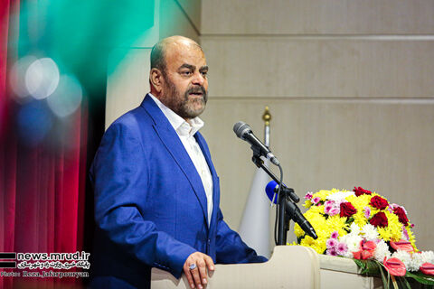 تقدیر وزیر راه و شهرسازی از خادمان اربعین حسینی/ کاهش تصادفات جاده ای در ایام اربعین  وزیر