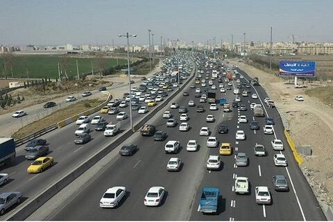 کاهش ۵.۷ درصدی تردد در محورهای برونشهری نسبت به روز قبل تردد وسایل نقلیه