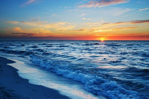 احتمال غرق شدن شناگران در دریای خزر ساحل طوفانی