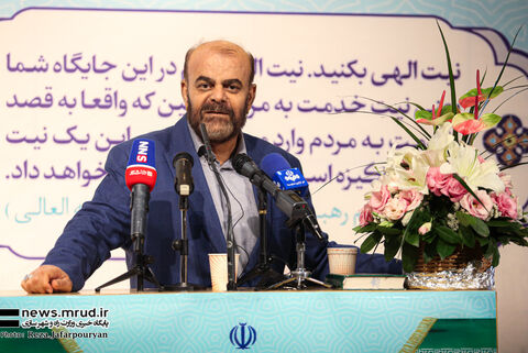 برخی استانها ۵ تا ۶ هزار میلیارد تومان مصوبات سفر استانی در حوزه راه و شهرسازی داشتند ببینید | آیین تجلیل از دست اندر کاران ستاد ارتباطات مردمی وزارت راه و شهرسازی در اولین دور از سفر های استانی دولت سیزدهم