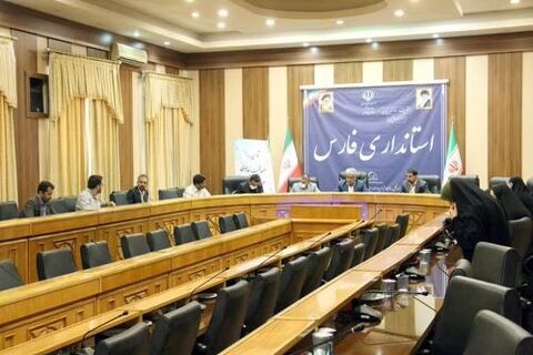 ترویج فرهنگ اقامه نماز در جامعه با جدیت دنبال شود جلسه اقامهنماز استان فارس