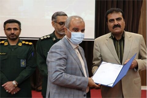 ایجاد پایانه لجستیکی و پشتیبانی بندرلنگه در راستای افزایش ظرفیت کالا/ بندرلنگه قطب ترانزیت خودرو و کانتینرهای یخچالی معارفه مدیر بندر لنگه