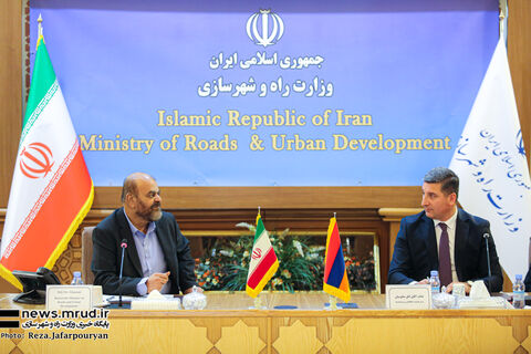 ایجاد کریدور جدید ترانزیت ارمنستان به خلیج فارس از آذربایجان شرقی/ صدور خدمات فنی- مهندسی به ارمنستان ببینید | دیدار وزیر راه و شهرسازی با وزیر مدیریت منطقهای و زیرساختهای جمهوری ارمنستان