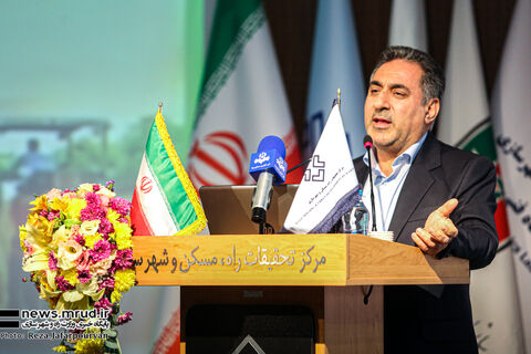 ارتقای کیفیت صنعت راهسازی کشور وظیفه وزارت راه و شهرسازی است ببینید | چهاردهمین همایش و نمایشگاه قیر، آسفالت و ماشینآلات آغاز بکار کرد