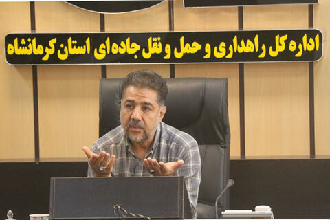 استفاده از تمام ظرفیت ناوگان حمل و نقل عمومی برای بازگشت زائرین اربعین/ جابجایی زوار روان است کرمی - مدیرکل راهداری کرمانشاه