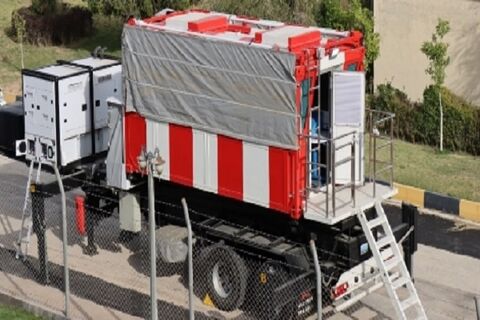 تحویل پنجمین سامانه برج موبایل سیار به شرکت فرودگاهها و ناوبری هوایی ایران برج موبایل سیار