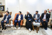 ببینید \ دیدار مشاور وزیر راه و شهرسازی در امور ایثارگران با خانواده شهید مدافع امنیت