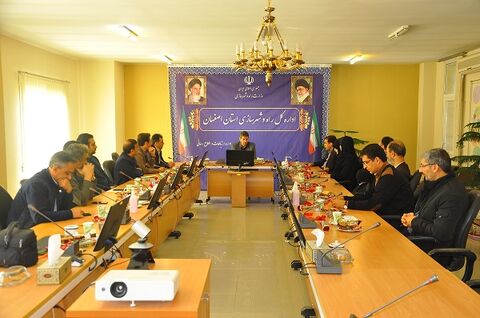 دیدار مدیرکل راه و شهرسازی استان اصفهان با کارکنان بسیجی دیدار مدیرکل راه و شهرسازی استان اصفهان با کارکنان بسیجی
