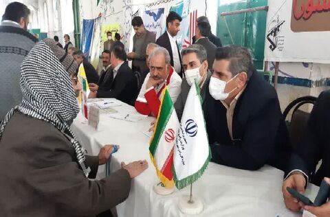 برپایی میز خدمت اداره کل راه و شهرسازی سیستان و بلوچستان در مصلای نماز جمعه زاهدان  میز خدمت راه و شهرسازی سیستان