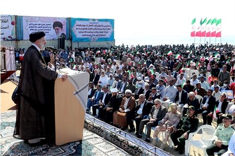 تبدیل سواحل مکران به مرکز مهم اقتصادی و تجاری از اولویتهای دولت است/ سرمایهگذاری در جاسک تضمین سرمایه و سود را به همراه دارد رییسی