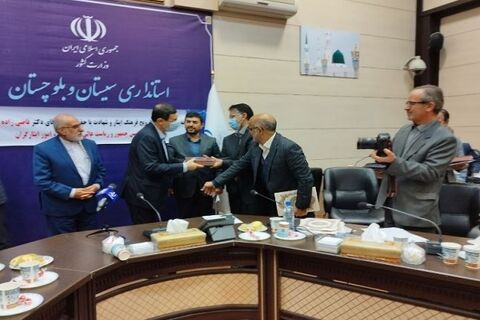 تقدیر معاون رییس جمهور از مدیر کل راه و شهرسازی سیستان و بلوچستان تقدیر معاون رییس جمهوری از مدیر کل راه و شهرسازی سیستان