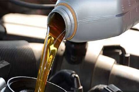 ۲۰۳ هزار و ۸۲۰ لیتر روغن موتور با نرخ دولتی بین ناوگان حمل و نقل قزوین توزیع شد روغن موتور