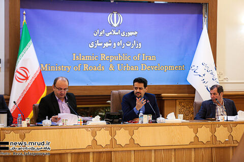 جلسه پیگیری آخرین وضعیت اجرای مصوبات در حوزه راه و شهرسازی در راستای  سفر رئیسجمهور به بوشهر  ببینید \ بررسی و دستورالعمل های مربوط به تدوین برنامه هفتم با ریاست آقای دکتر محمود غفاری معاون برنامه ریزی و مدیریت منابع