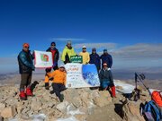 ببینید | صعود گروه کوهنوردی وزارت راه و شهر سازی به قله 4050 متری بل _ اقلید