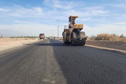 آغاز عملیات اجرایی بیش از ۱۲ کیلومتر آسفالت راه روستایی در جیرفت