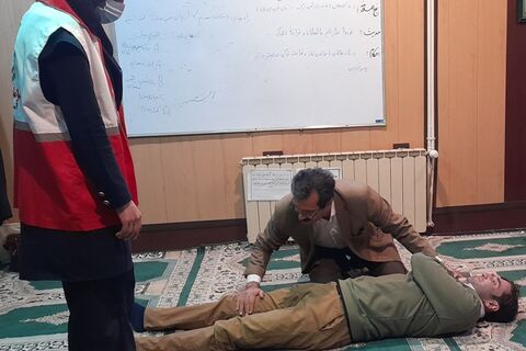 برگزاري آموزش کمک های اولیه در اداره كل راهداري و حمل و نقل جاده اي استان كرمان