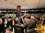 مهرداد بذرپاش امشب و در اولین روز کاری خود به مناسبت سالروز صنعت هواپیمایی ۱۶ آذر ( ۷ دسامبر) از مرکز کنترل فضای کشور بازدید کرد.