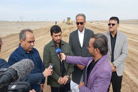 ویدئو| رشد شتایان توسعه بزرگراههای سیستان و بلوچستان نیازمند تامین اعتبار ببینید/ بازدید استاندار، معاون عمرانی استاندار، رییس سازمان مدیریت و برنامه ریزی و مدیر کل راه و شهرسازی از پروژه های راه سازی سیستان و بلوچستان