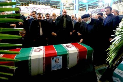 مراسم تشییع و وداع با پیکر مرحوم «رستم قاسمی» در نهاد ریاست جمهوری برگزار شد تشییع مرحوم قاسمی