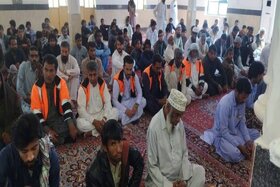 حضور کارکنان راهداری و حمل و نقل جاده ای سیستان و بلوچستان در نماز جمعه شهرستان‌های استان به مناسبت هفته حمل ونقل، رانندگان و راهداری
