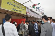 میزخدمت ادارات راه و شهرسازی سطح استان اصفهان در نماز جمعه