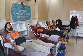 اهداء خون توسط کارکنان راهداری همدان