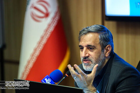 بهرهمندی از ظرفیت بم برای نوسازی ایران/ سفیران بم پیامرسان نوسازی کشور میشوند ببینید | نشست خبری معاون وزیر و مدیر عامل شرکت باز آفرینی شهری ایران