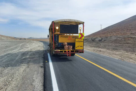 خط کشی ۲ هزار و ۴۵۰ کیلومتر راه در سطح استان مرکزی ایمنی و حریم استان مرکزی