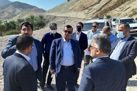 نماینده غرب هرمزگان در مجلس شورای اسلامی از پروژه راهسازی  بستک-لار بازدید کرد بازدید از محور بستک به لار