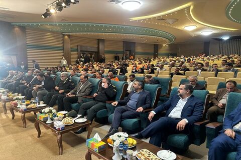 احداث خط آهن شیراز- بوشهر- عسلویه با اعتبار یک میلیارد و ۵۰۰ میلیون دلار/اختصاص اعتبارات لازم برای نوسازی ناوگان حمل و نقل عمومی در دستور کار مجلس 26 اذر روز راهدار فارس