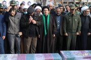 ببینید/ حضور مدیرکل و کارکنان راهداری و حمل و نقل جاده ای لرستان در مراسم تشییع پیکر شهدای گمنام در خرم آباد
