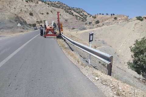 پایان نصب ۲ کیلومتر گاردریل در محور نورین به شریف آباد(زنجان)
 نصب گاردریل